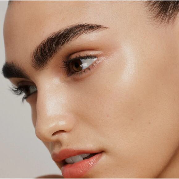 Surratt Beauty Surreal Skin Foundation Wand Refill Shade 15 Medium Bronze 15 ml. - Picture 8 of 9